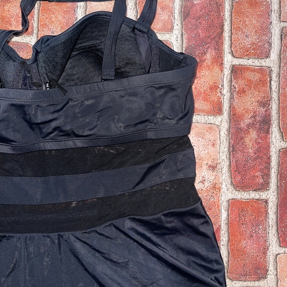 Pre-Owned Torrid Black Mesh Insert Skater Skirt One-Piece Swim Plus Suit Size 1 - Picture 4 of 5